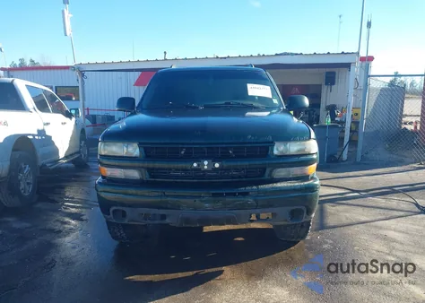 2003 Chevrolet Tahoe Z71 z USA, uszkodzony, nr VIN 1GNEK13Z43R285468